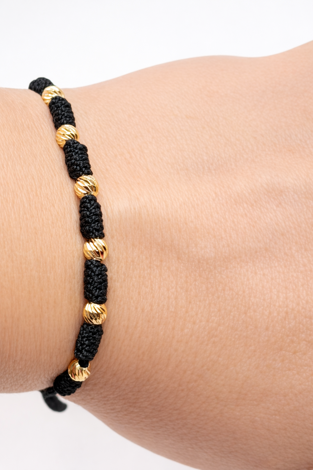 7/KNOT BRACELET WITH GOLD BEADS