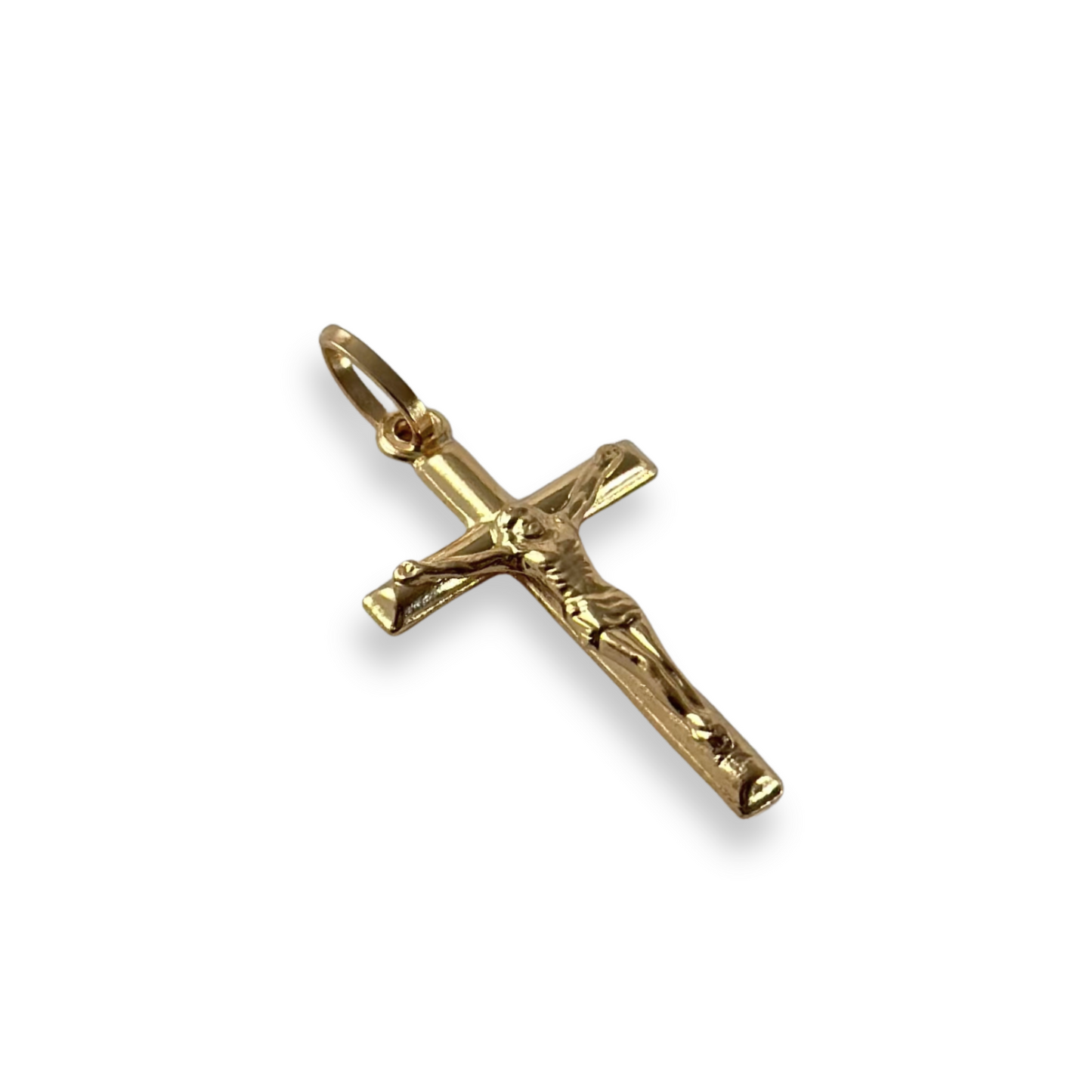 MEDIUM CRUCIFIX PENDANT