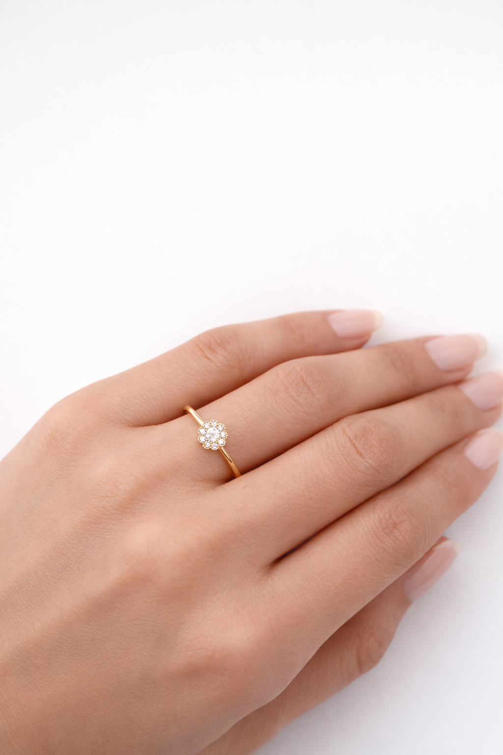 ANILLO FLOR CON CIRCONITAS