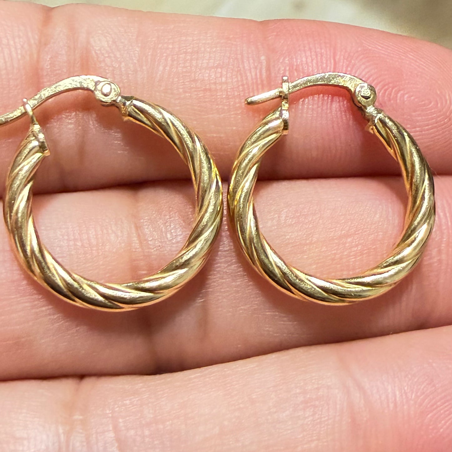 Aretes Jedi / 1.45 gr / 2 cm / Oro italiano 18k