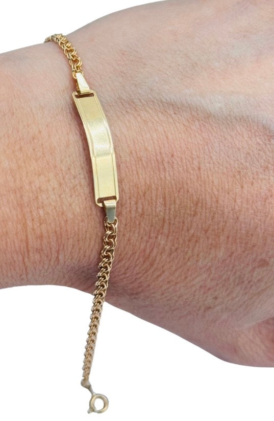 BRACELET WITH NAMEPLATE
