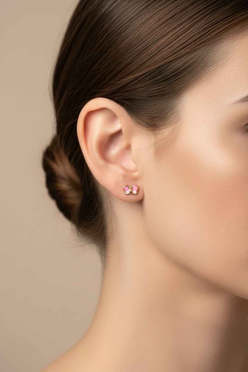 Modelo usando arete BUTTERFLY - fotografía profesional