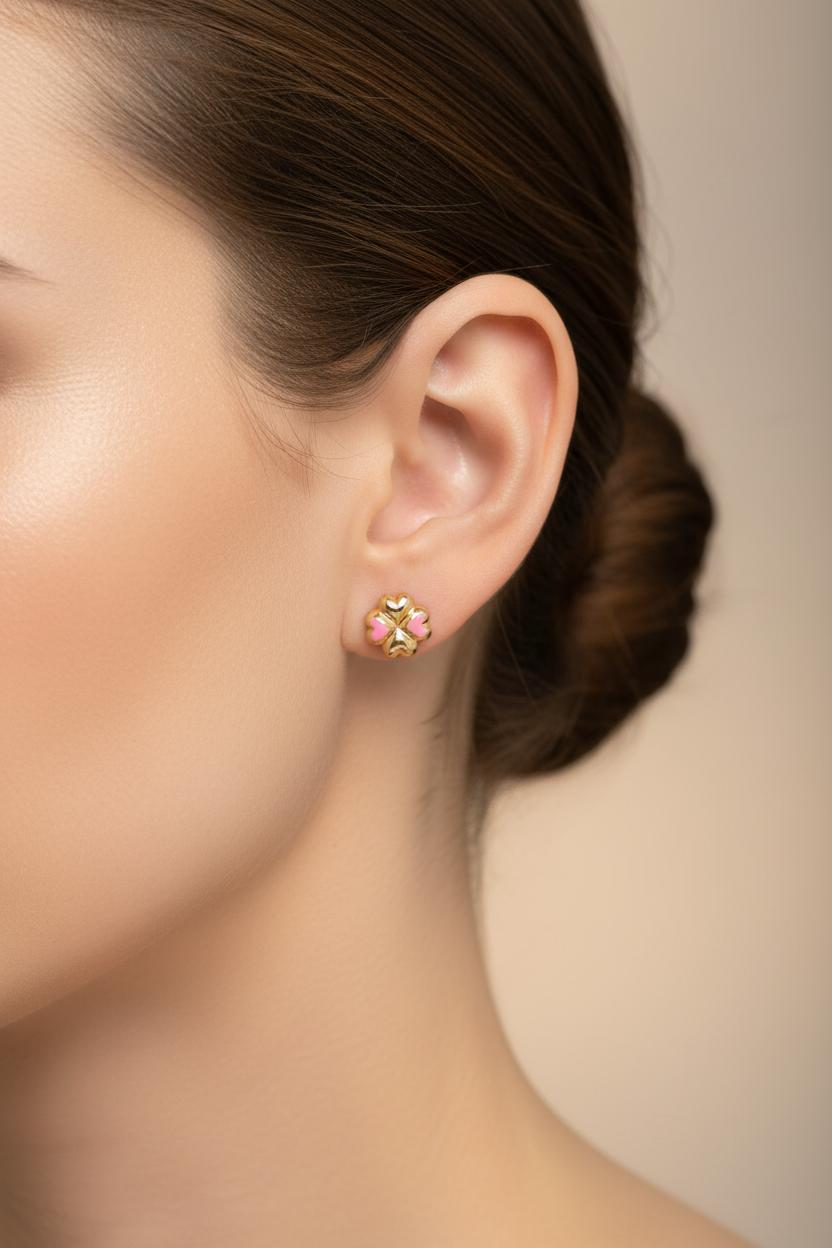 Modelo usando arete FLOWER HEART - fotografía profesional