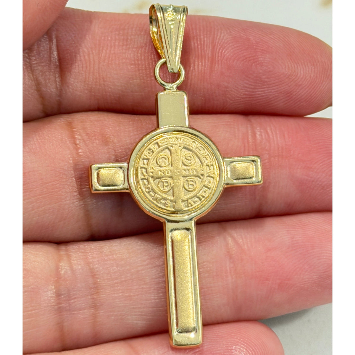 Colgante Cruz San Benito / 2.5 gr / 5.6 cm / Oro 18K