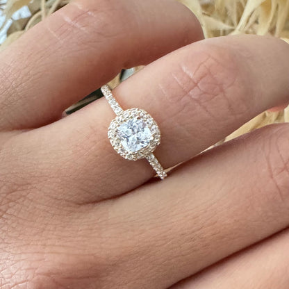 Square Stone Solitaire Ring / 2.52g / Size 7/ 18K Italian Gold