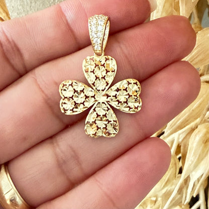 Four Heart Clover Pendant/ 2.60gr / 3cm / 18K Italian Gold