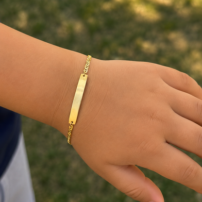 Pulsera Bebé Lisa Con Placa Para Nombre / 1.9g/ 17.5cm/ 2mm/ Oro Italiano 18K