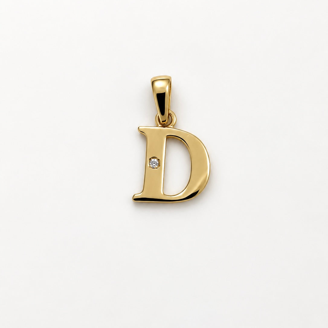 Letter D Pendant / 0.81 gr / 1.7 cm / 18K Italian Gold