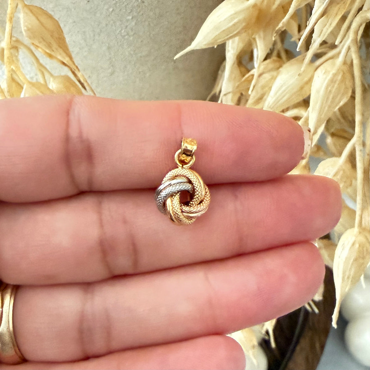 Three-Tone Knot Pendant /0.55 / 1.8cm / 18K Italian Gold