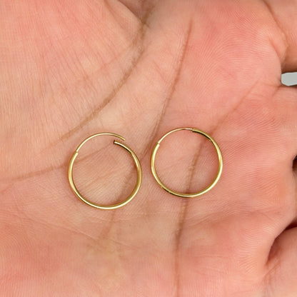 Thin Hoop Earrings / 0.60gr / 1.6cm / 18k Italian Gold