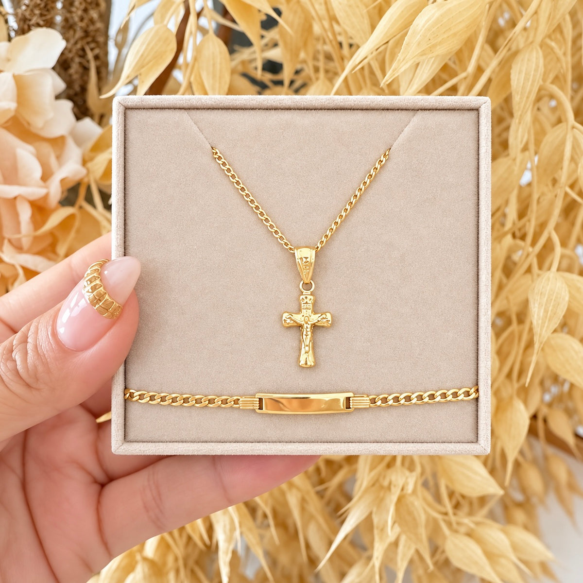 Crucifix Necklace and ID Bracelet Set  / Chain 1.32 gr / 50 cm / Pendant 0.50 gr / Bracelet 1.72 gr / 18K Italian Gold