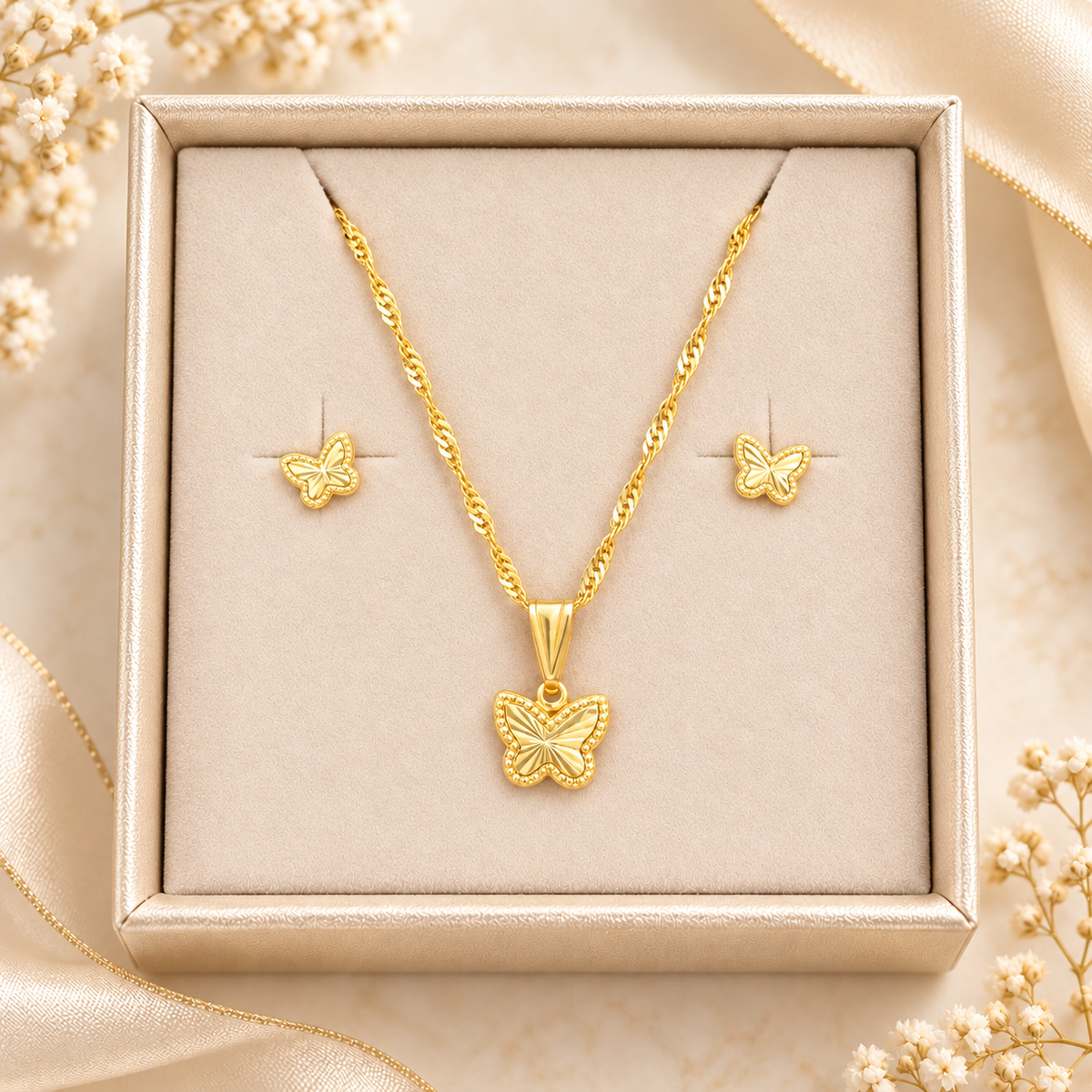 Chain, Pendant & Earrings Set / 2.1 gr / 50 cm / Earrings / 0.5 / 18K Gold