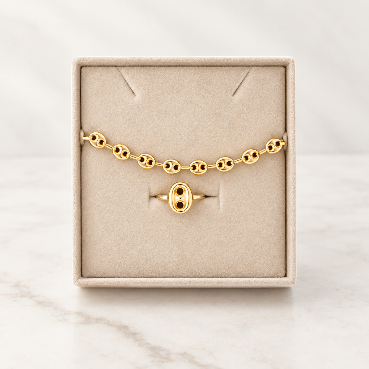 Gucci Bracelet set / Bracelet 4.60gr / 21.5 cm / Ring 1.85/ T6 / 18K National Gold