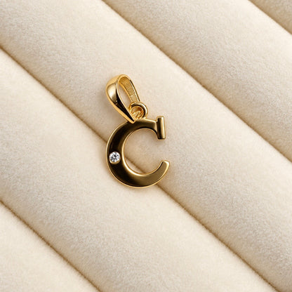 Letter C Pendant / 0.67 gr / 1.6 cm / 18K Italian Gold