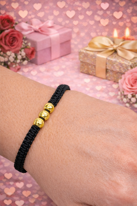 BRACELET WITH GOLD BEADS