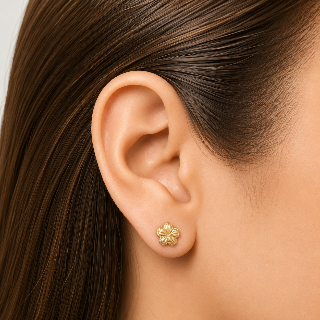 Pendientes de botón con forma de flor talla diamante / 0,75 g / 8 mm / Oro de 18K