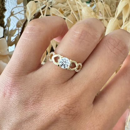 Infinity Love Stone Solitaire Ring / 2.41g / Size 7 3/4/ 18K Italian Gold