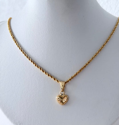 CHAIN WITH HEART PENDANT