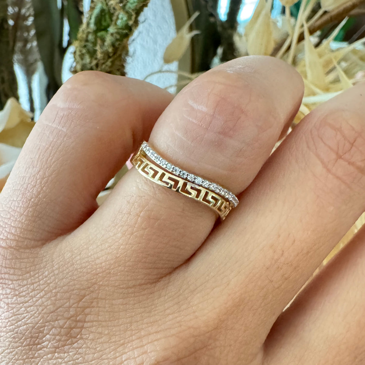 Versa Wave Zirconia Solitary Ring / 1.92 g / Size 6 / 18K Italian Gold