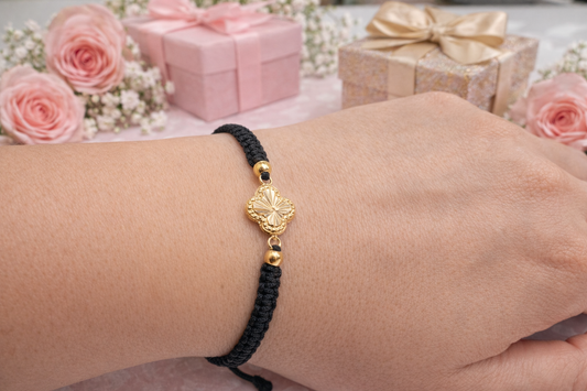 BRACELET WITH GOLD BEADS