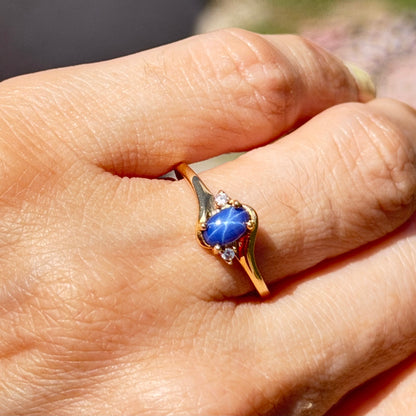 Blue Star Sapphire Ring / 1.45 gr / Size 7 3/4 / 18K Gold