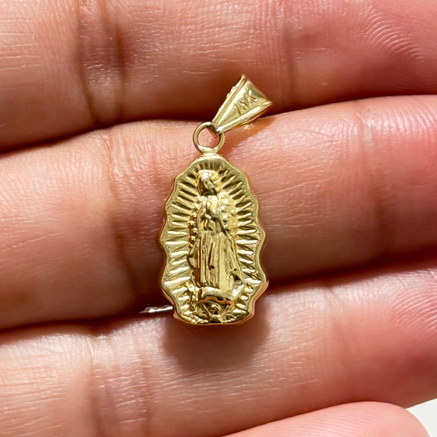 Guadalupe Virgin Silhouette Pendant/ 0.98g / 2.6cm / 18K Gold