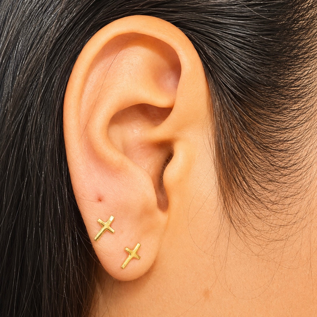 CROSS EARRINGS / 0.5gr / 4mm / GOLD 18K
