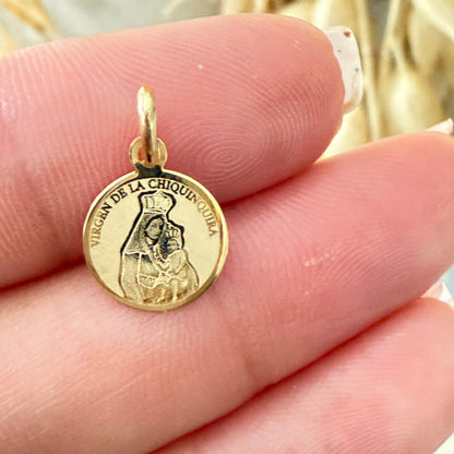 Our Lady of Chiquinquirá Pendant
/ Pza / 1.5cm / 18K Italian Gold