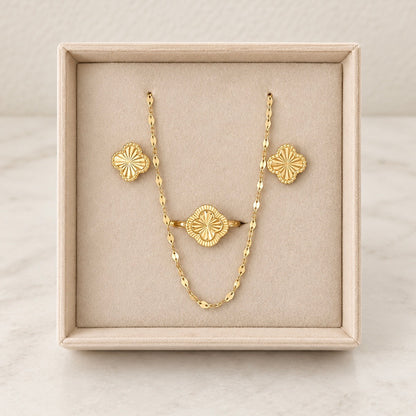 Diamond-Cut Clover Necklace, Ring and Earrings Set / Chain 0.91 gr/ 50 cm/ Earrings 1.02 gr / Ring /T8 / 18K Italian Gold