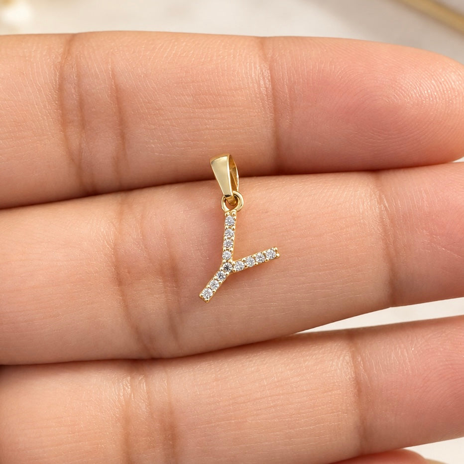 Letter Y Pendant / 0.5gr / 1.5 cm / 18K Italian Gold