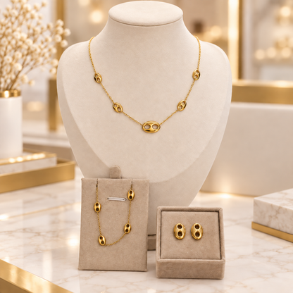 Gucci Special Set / Chain 3.90 gr/ 45cm/ 2mm/ Earrings 2.37 gr / Bracelet 3.0 gr / 19 cm / 1mm / 18K Italian Gold