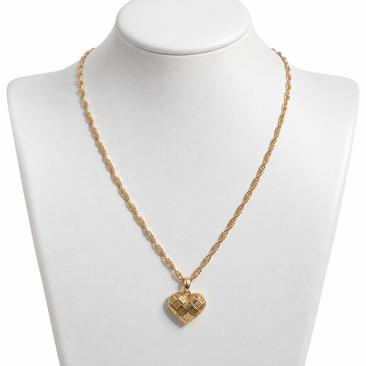 Singapur Chain with Heart Pendant / 4.26 gr / 45 cm / 1.5 mm / 18K Italian Gold