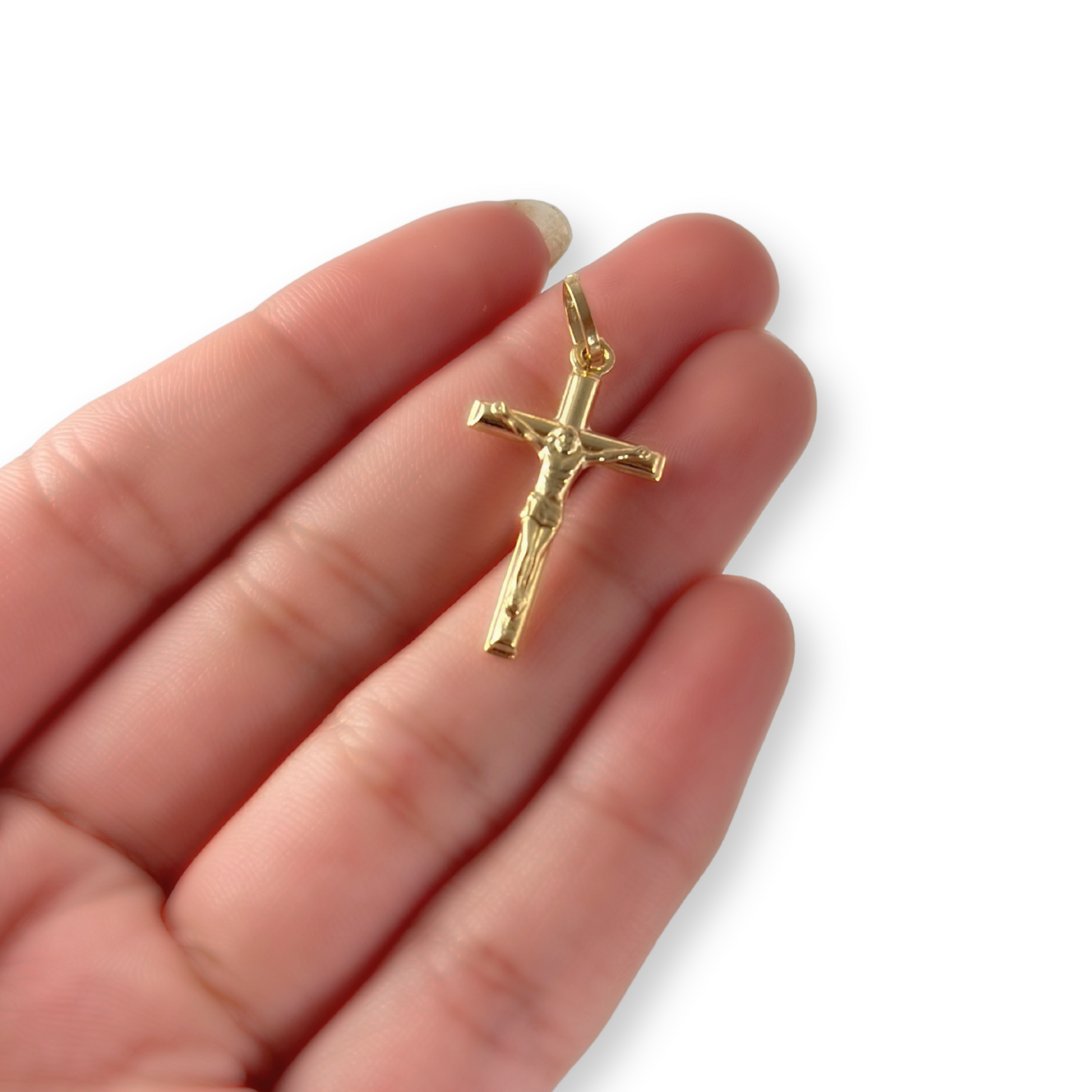 MEDIUM CRUCIFIX PENDANT