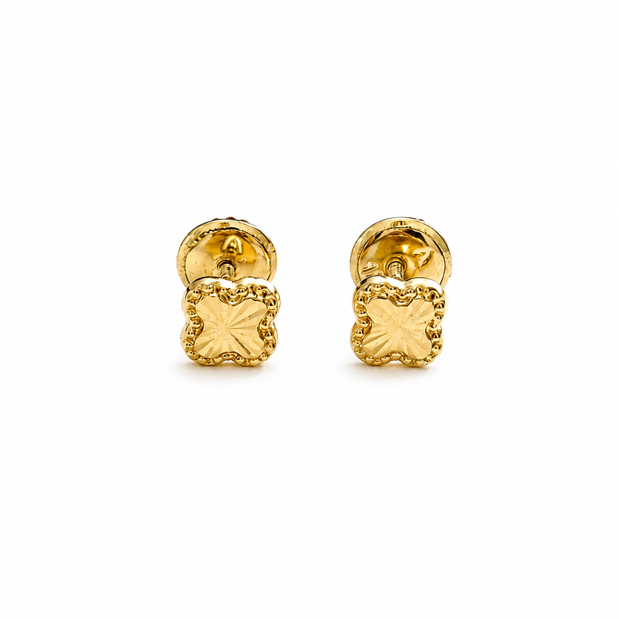 Mini aretes de trébol / 0,5 g / 4 mm / Oro italiano de 18 quilates