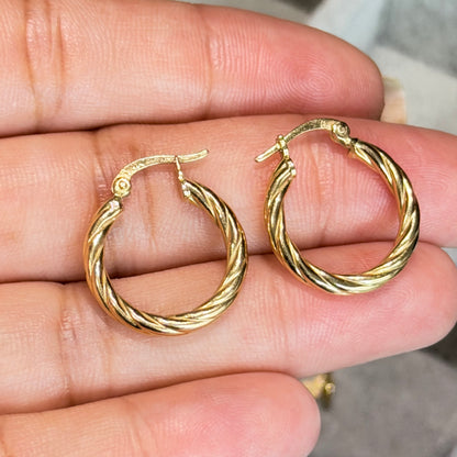 Paty Earrings / 1.91g / 2.2 cm / 18k