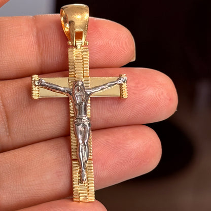 CROSS PENDANT