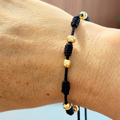 Black 7-Knot Bracelet With Gold Beads/5mm