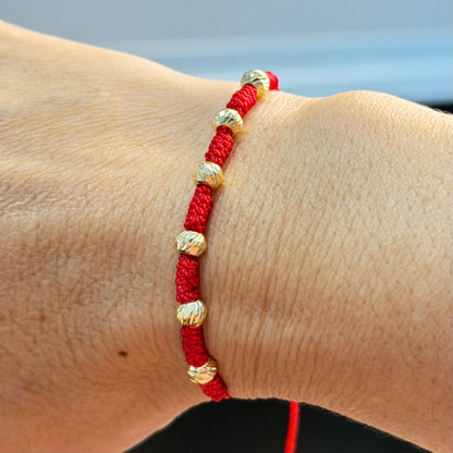 Red 7-Knot Bracelet With Gold Beads/5mm