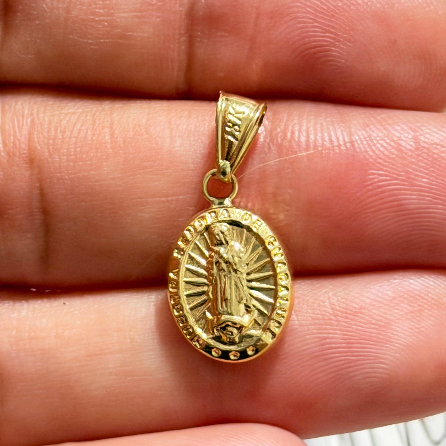 Guadalupe Virgin Pendant / 0.8g / 2.1cm / 18K Gold