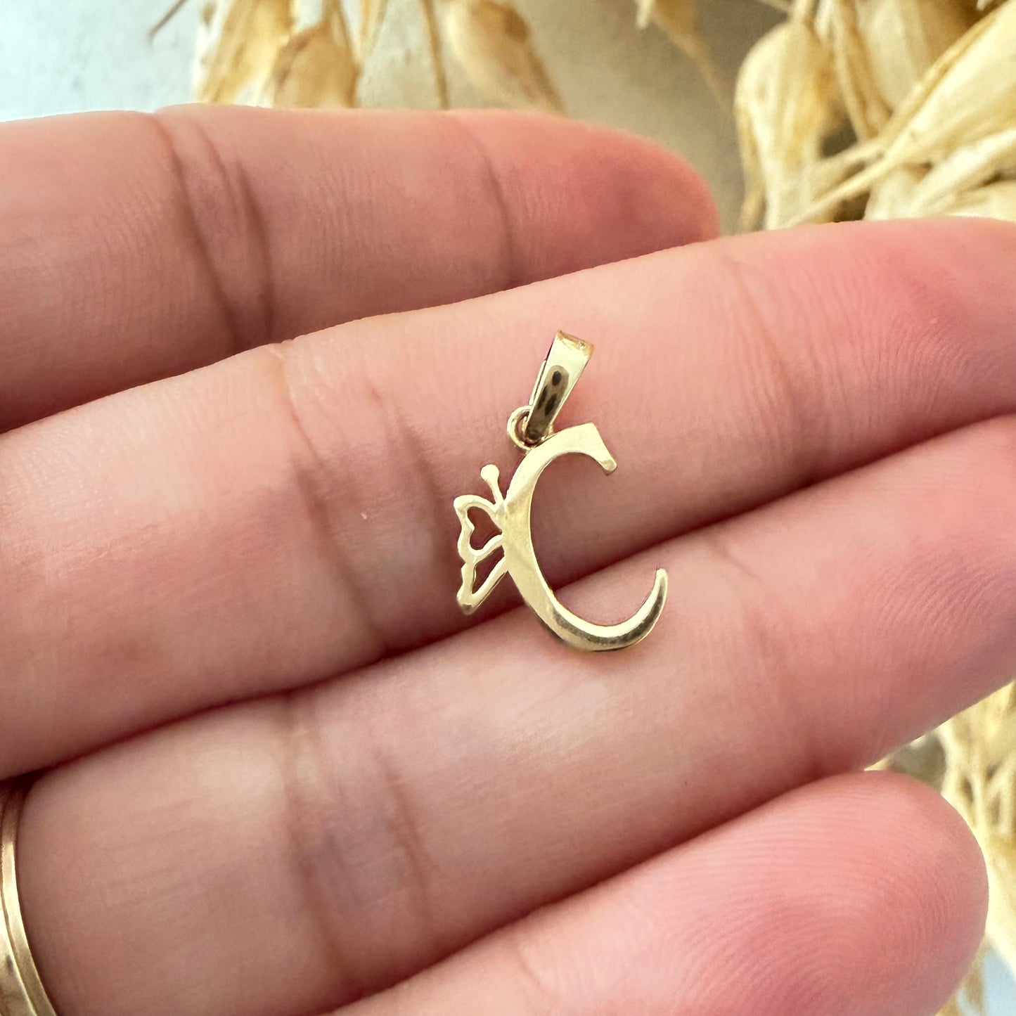 Initial C Butterfly Pendant/ 0.64gr / 1.8cm / 18K Italian Gold