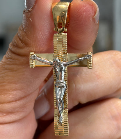 CROSS PENDANT