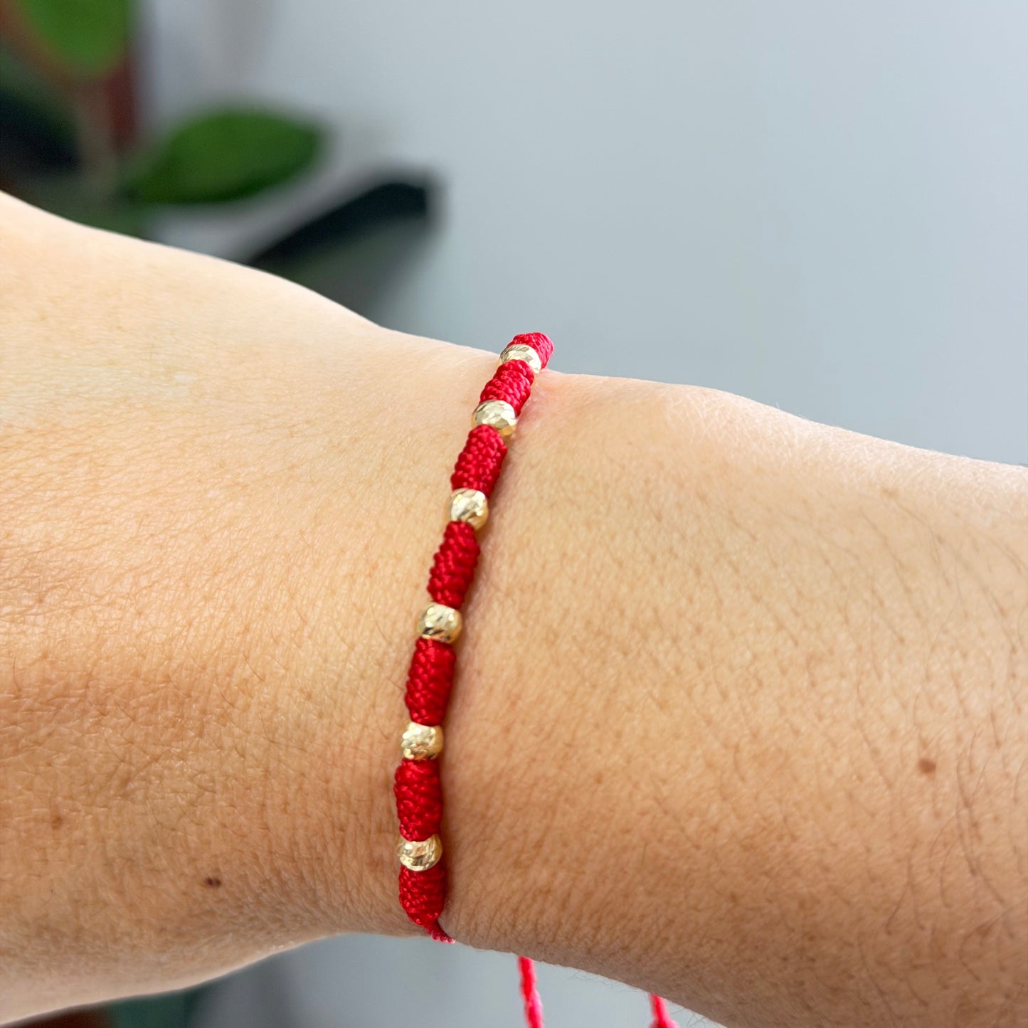 Pulsera roja de 7 nudos con cuentas de oro/4mm