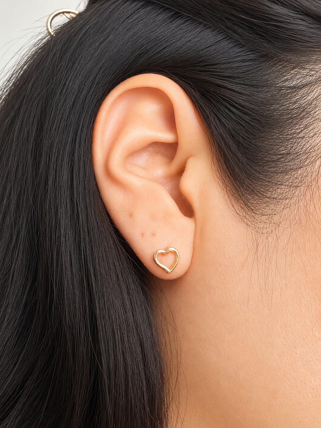 HEART OUTLINE EARRINGS / 0.9gr / 7 MM / GOLD 18K