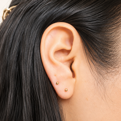 STUD EARRINGS BEAD / NO. 1
SCREW-BACK / 18K GOLD