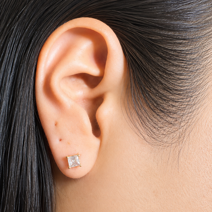 Square Stud Earrings With Stone Medium/ 0.8/ 4mm / Gold 18K