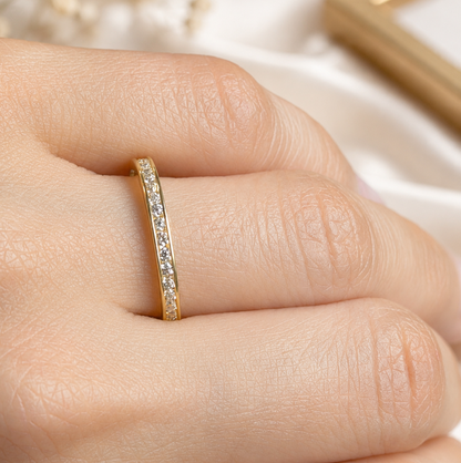 Eternity Ring / 1.83 gr / Size 7 1/2 / 18K Italian Gold