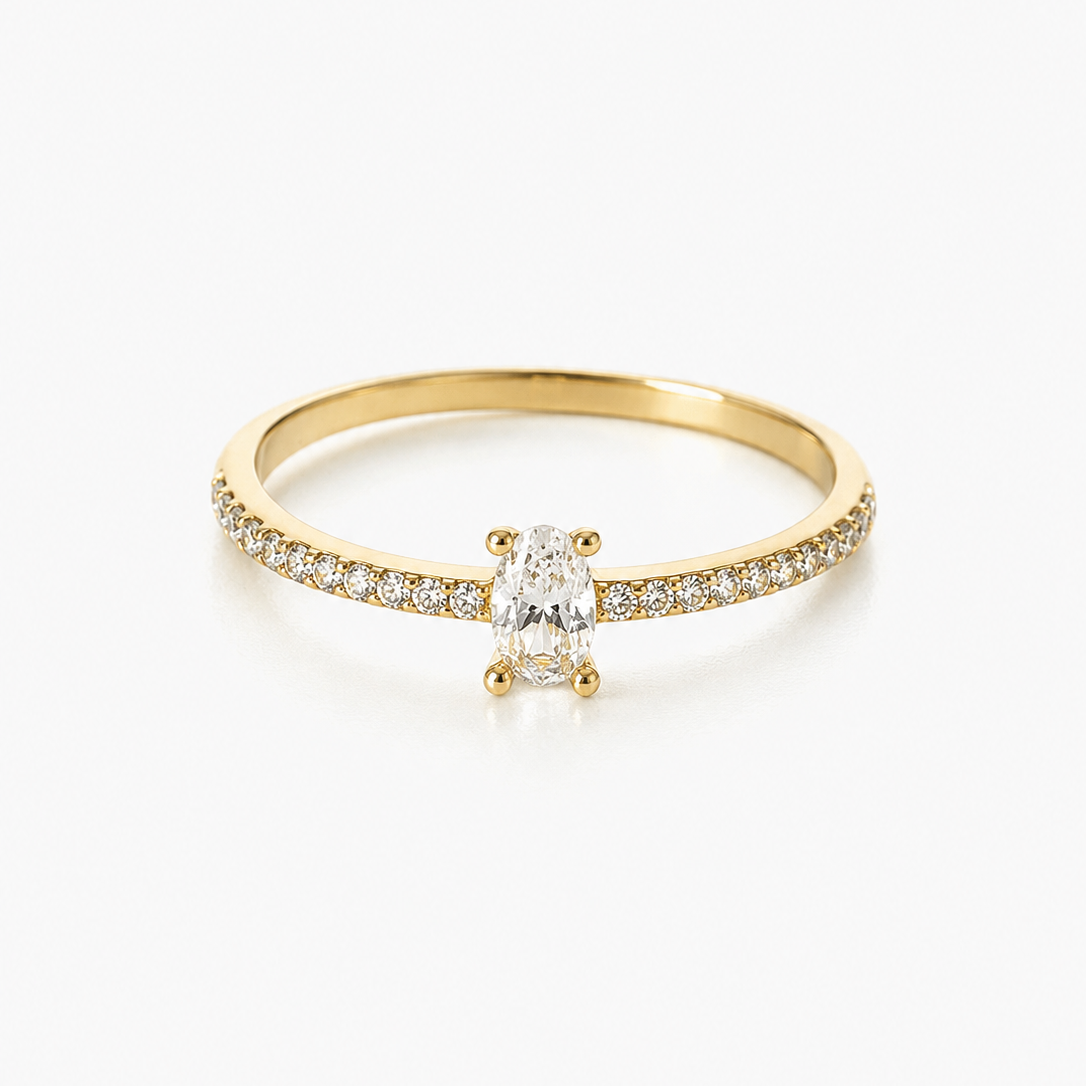 Solitaire Ring / 1.25 gr / Size 7 1/2 / 18K Italian Gold