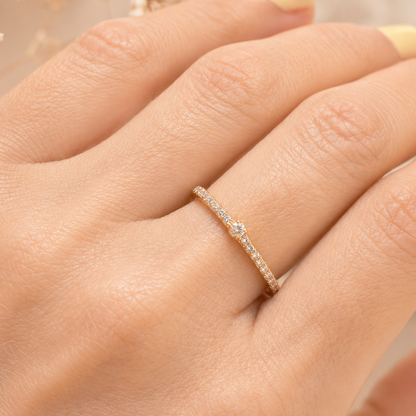 Solitaire Ring / 1.55 gr / Size 7 / 18K Italian Gold