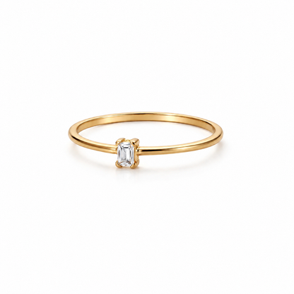 Solitaire Ring / 1.16 gr / Size 5 1/2 / 18K Italian Gold