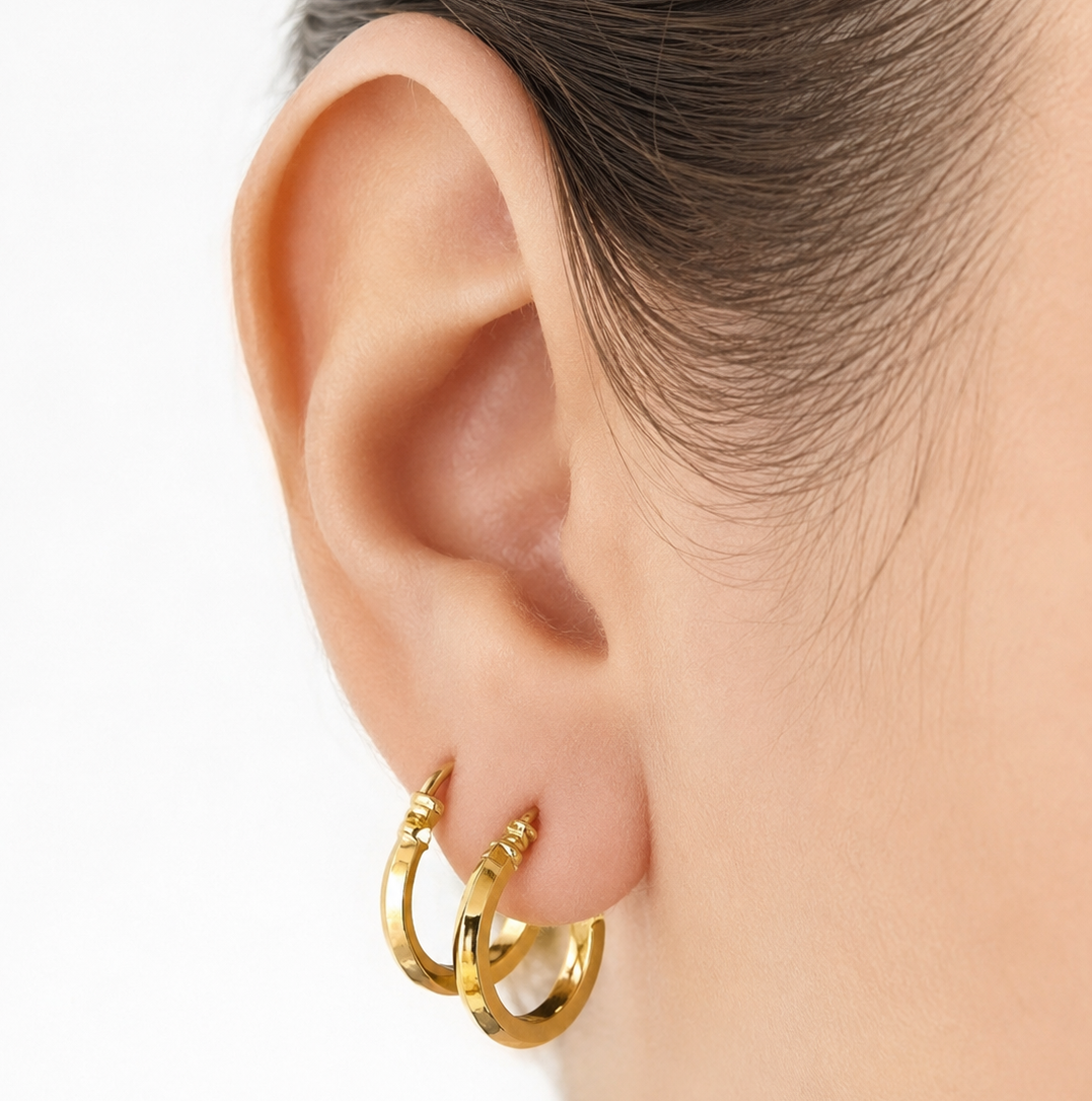 Plain Hoop Earrings / 1.2 gr / 1.5 cm / 18k Italian Gold
